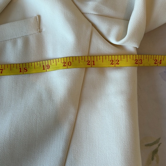 BB Dakota by Steve Madden Floral Cut Out Ivory Blazer - Picture 9 of 16